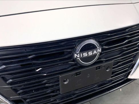 Used 2025 Nissan Altima 2.5 SV FWD image 17