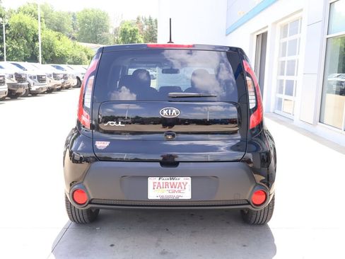 Used 2015 Kia Soul + w/ Audio Package FWD image 9