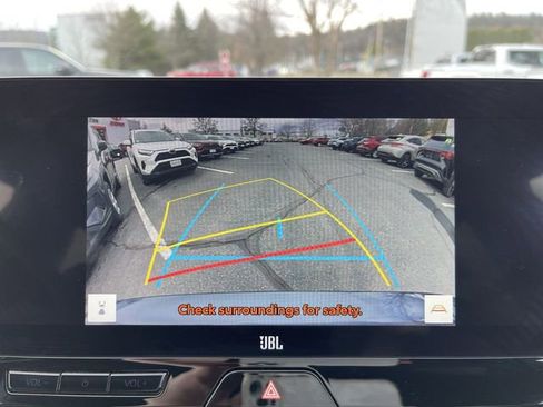 Certified 2023 Toyota Venza XLE image 10