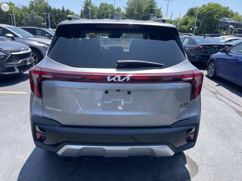 Used 2024 Kia Seltos EX AWD/4WD image 4
