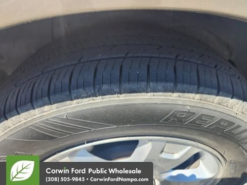 Used 2005 Ford Freestyle SEL AWD/4WD image 12