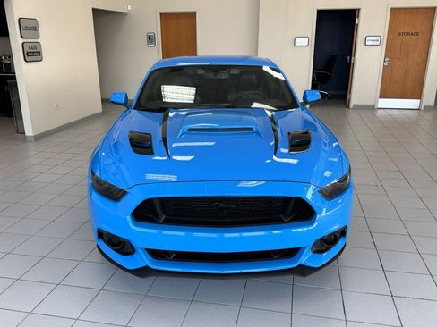 Used 2017 Ford Mustang GT Premium w/ Black Accent Package RWD image 5