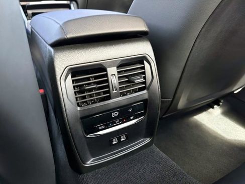 Used 2025 BMW 330i Sedan image 14