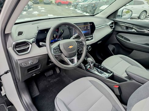 Used 2026 Chevrolet TrailBlazer LT w/ Convenience Package image 9