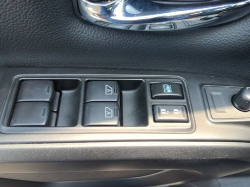 Used 2024 Nissan Titan PRO-4X w/ Pro-4x Utility Package AWD/4WD image 17