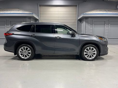 Used 2020 Toyota Highlander Limited AWD/4WD image 8