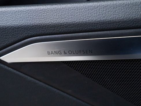 Used 2022 Audi e-tron S Prestige w/ Prestige Package image 15