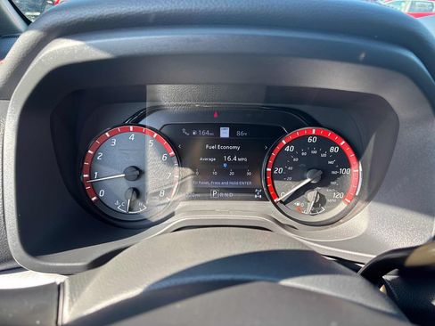Used 2024 Nissan Titan PRO-4X w/ Pro-4x Convenience Package AWD/4WD image 14