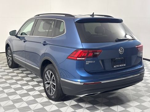 Used 2020 Volkswagen Tiguan SE w/ Panoramic Sunroof Package image 7