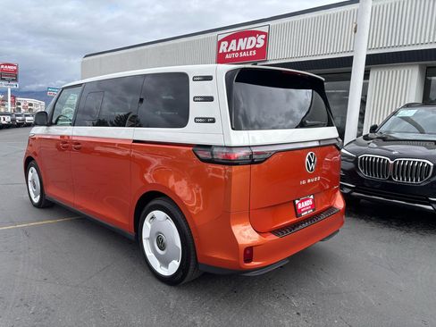 Used 2025 Volkswagen ID. Buzz 1st Edition image 8