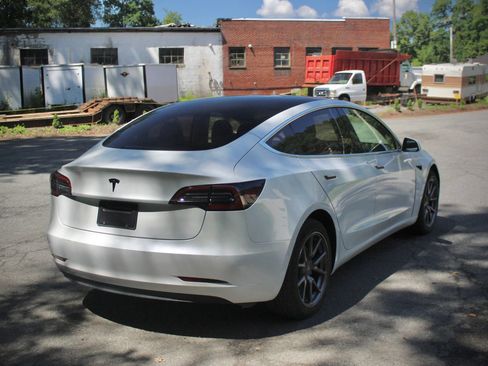 Used 2020 Tesla Model 3 Standard Range RWD image 7