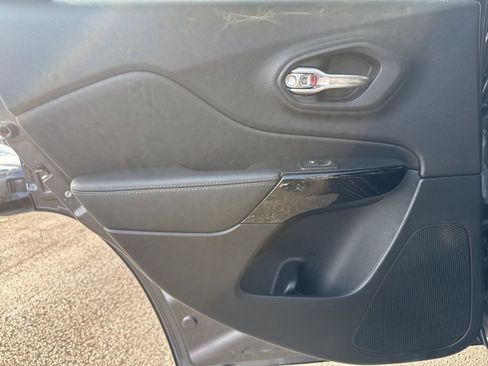 Used 2023 Jeep Cherokee Altitude Lux image 47