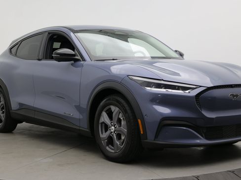 Used 2023 Ford Mustang Mach-E Select RWD image 3