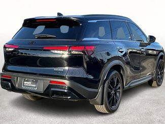 Certified 2025 INFINITI QX60 Luxe w/ Black Edition video 2