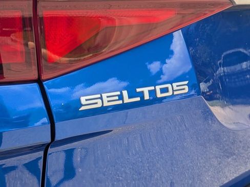 Used 2023 Kia Seltos LX AWD/4WD image 13