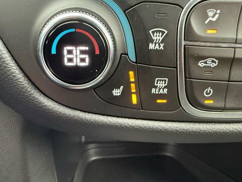 Used 2023 Chevrolet Equinox LT image 18