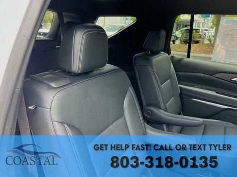 Used 2025 Chevrolet Traverse LT FWD image 26