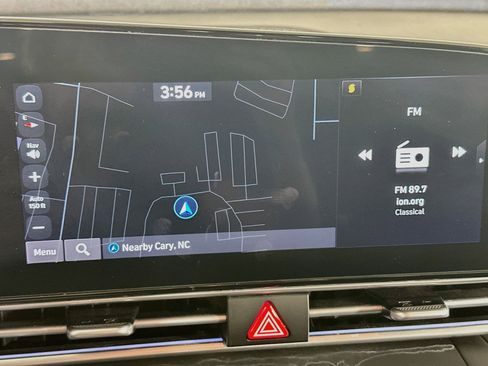 Used 2024 Hyundai Elantra SEL FWD image 22