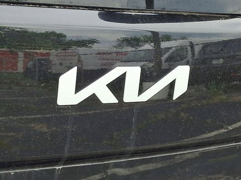 Used 2023 Kia Soul LX w/ Option Group 015 FWD image 17