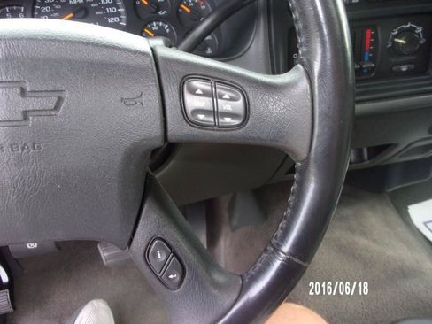 Used 2006 Chevrolet Silverado 1500 LT w/ Light Duty Power Package AWD/4WD image 17