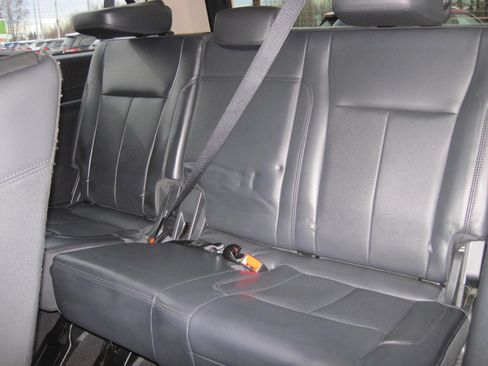 Used 2024 Ford Expedition Max XLT image 8