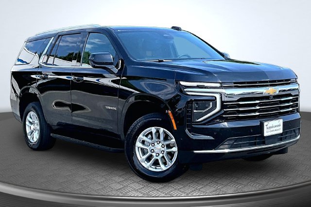 Used 2025 Chevrolet Tahoe LT AWD/4WD image 3