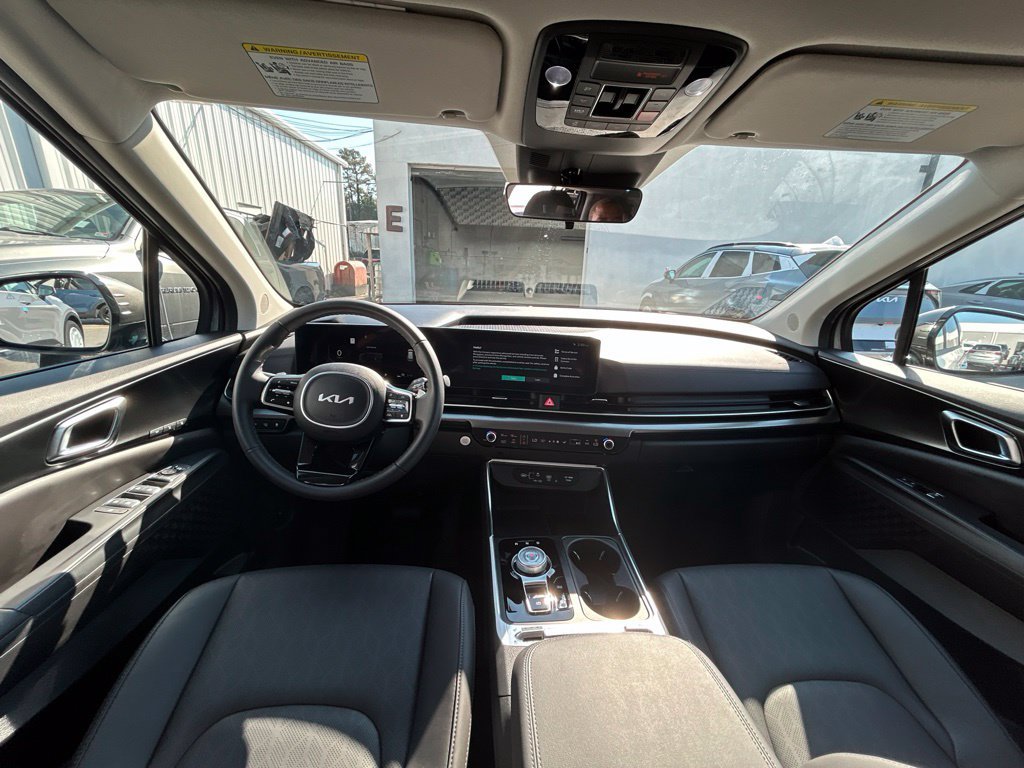 Certified 2026 Kia Carnival SX FWD image 16