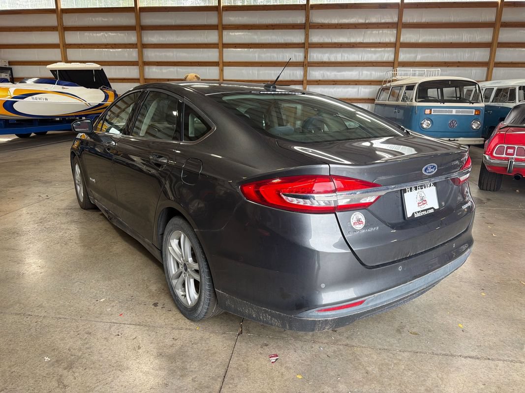 Used 2018 Ford Fusion SE FWD image 10