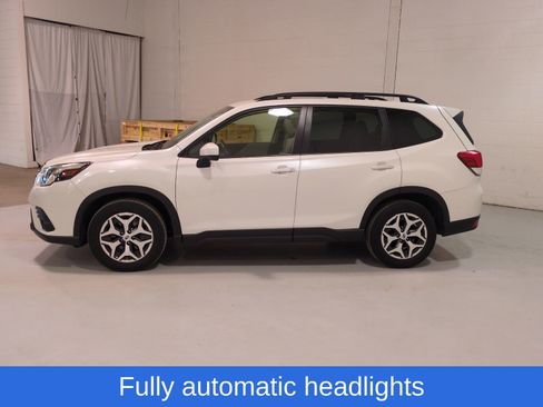 Certified 2023 Subaru Forester Premium AWD/4WD image 6