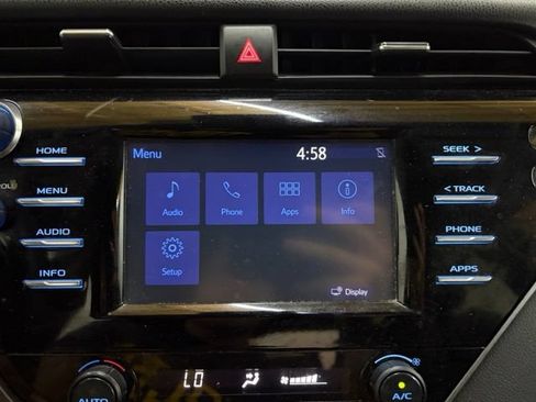 Used 2018 Toyota Camry SE w/ Moonroof Package FWD image 34