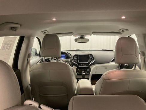 Used 2019 Jeep Cherokee Limited w/ Trailer Tow Group image 29