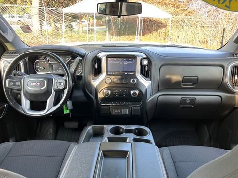 Used 2022 GMC Sierra 1500 SLE image 12