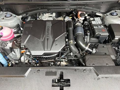 Used 2025 Hyundai Santa Fe SEL FWD image 38