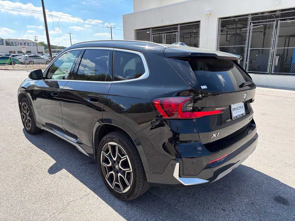 Certified 2025 BMW X1 xDrive28i w/ Convenience Package AWD/4WD image 3