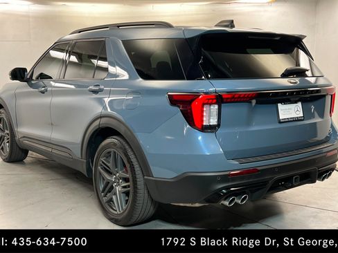 Used 2025 Ford Explorer ST AWD/4WD image 3