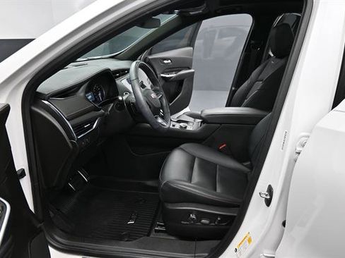 Used 2023 Cadillac XT4 Sport w/ Cold Weather Package FWD image 15