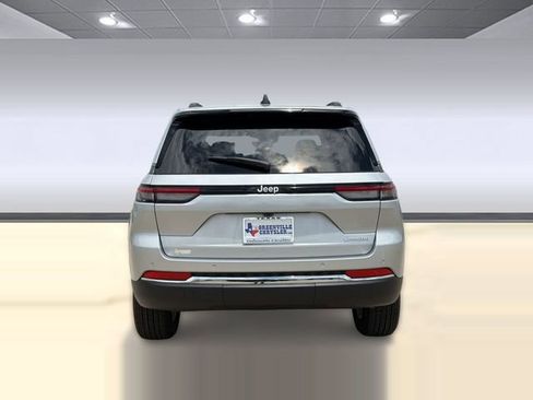 New 2026 Jeep Grand Cherokee Laredo RWD image 10