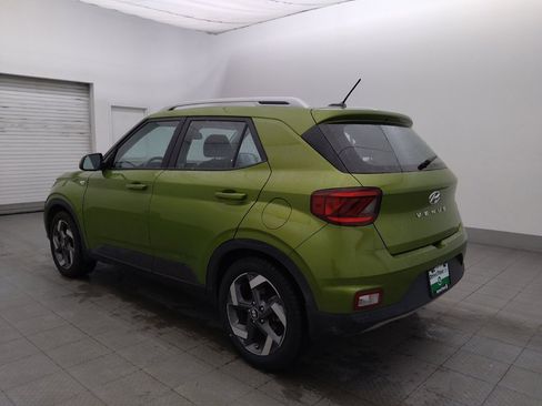 Used 2023 Hyundai Venue SEL FWD image 3