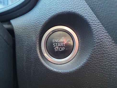 Used 2022 Toyota Corolla Cross LE image 31