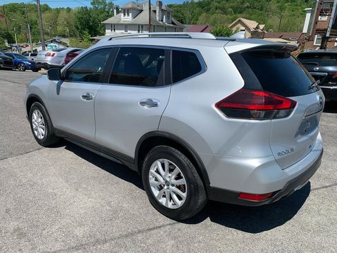 Used 2018 Nissan Rogue SV AWD/4WD image 3