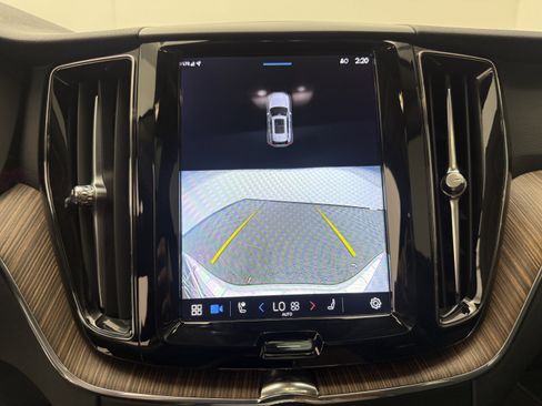 Certified 2023 Volvo XC60 B5 Plus w/ Protection Package Premier image 20