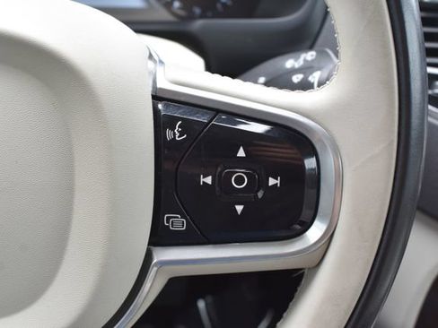 Used 2017 Volvo XC90 T6 Momentum w/ Convenience Package AWD/4WD image 24
