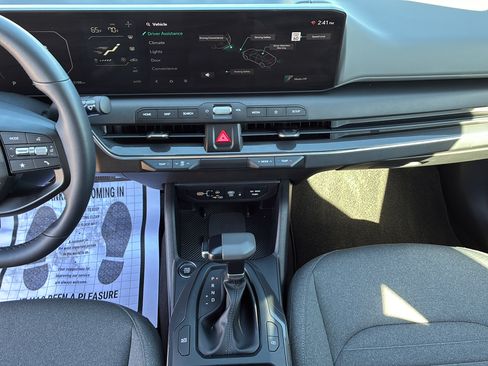 Certified 2025 Kia K4 EX FWD image 28