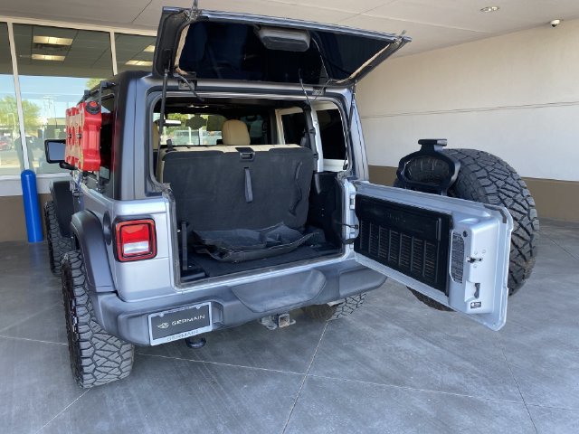 Used 2023 Jeep Wrangler Sport AWD/4WD image 9