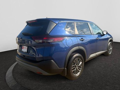 Used 2022 Nissan Rogue S AWD/4WD image 2