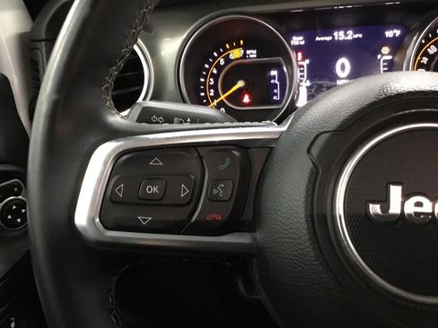 Used 2023 Jeep Wrangler Sahara image 36