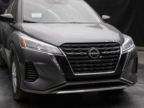 New 2025 Nissan Kicks Play S image 3