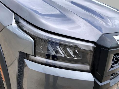 Used 2026 Nissan Frontier PRO-4X AWD/4WD image 26