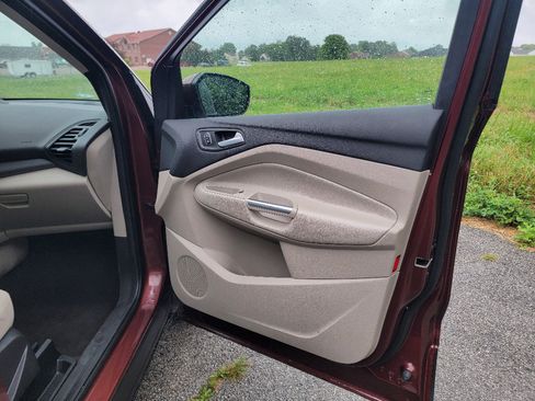 Used 2018 Ford Escape SE w/ Ford Safe & Smart Package AWD/4WD image 28