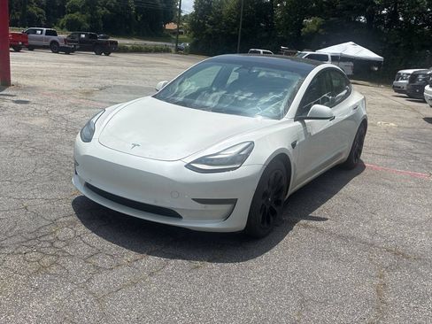 Used 2021 Tesla Model 3 Standard Range Plus RWD image 2